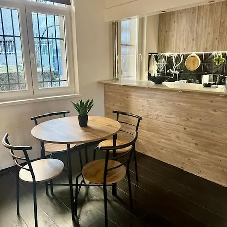 New - Veni - Modern Downtown Apartment *