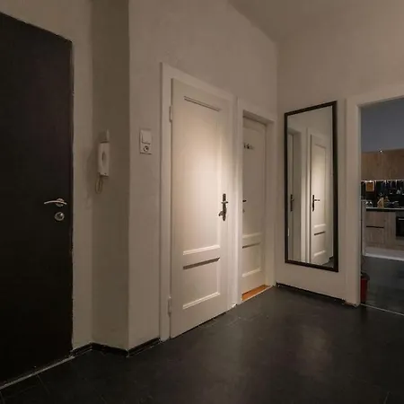 New - Veni - Modern Downtown *