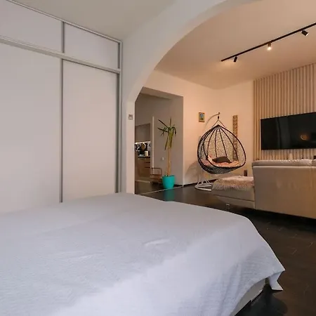 New - Veni - Modern Downtown Apartment *