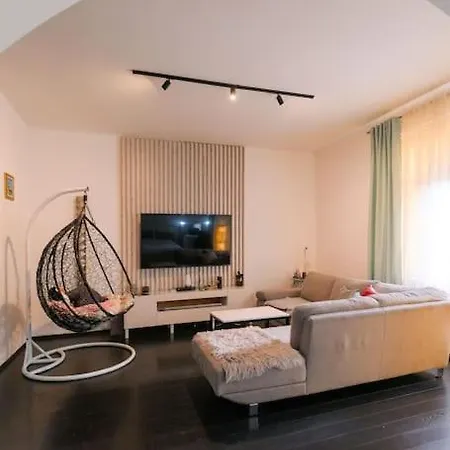 New - Veni - Modern Downtown