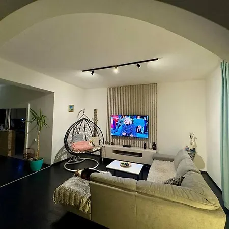 New - Veni - Modern Downtown Apartment *